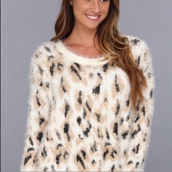 NWOT MinkPink Cheetah Print Oversized Sweater Size L - Picture 3 of 9